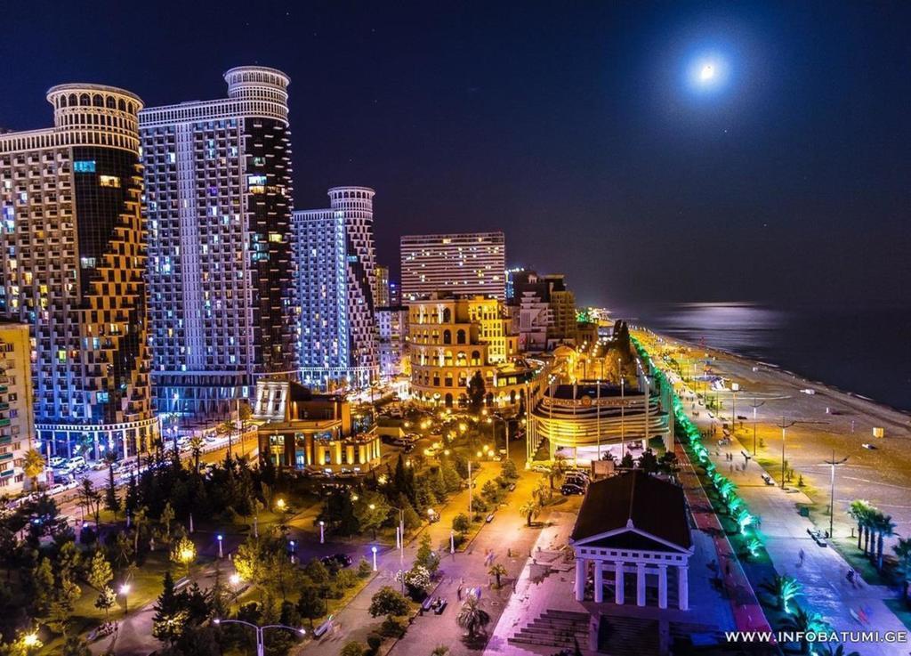 Батуми, 5 Комнатная Exterior photo